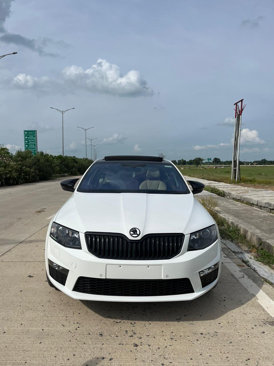 ŠKODA OCTAVIA 2015+ VRS BUMBER WITH VERTICAL GRILL
