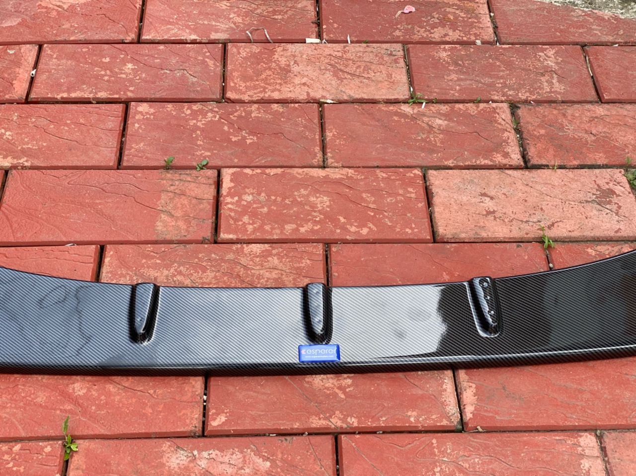 GTI SINGLE PIECE CARBON SPLITTER