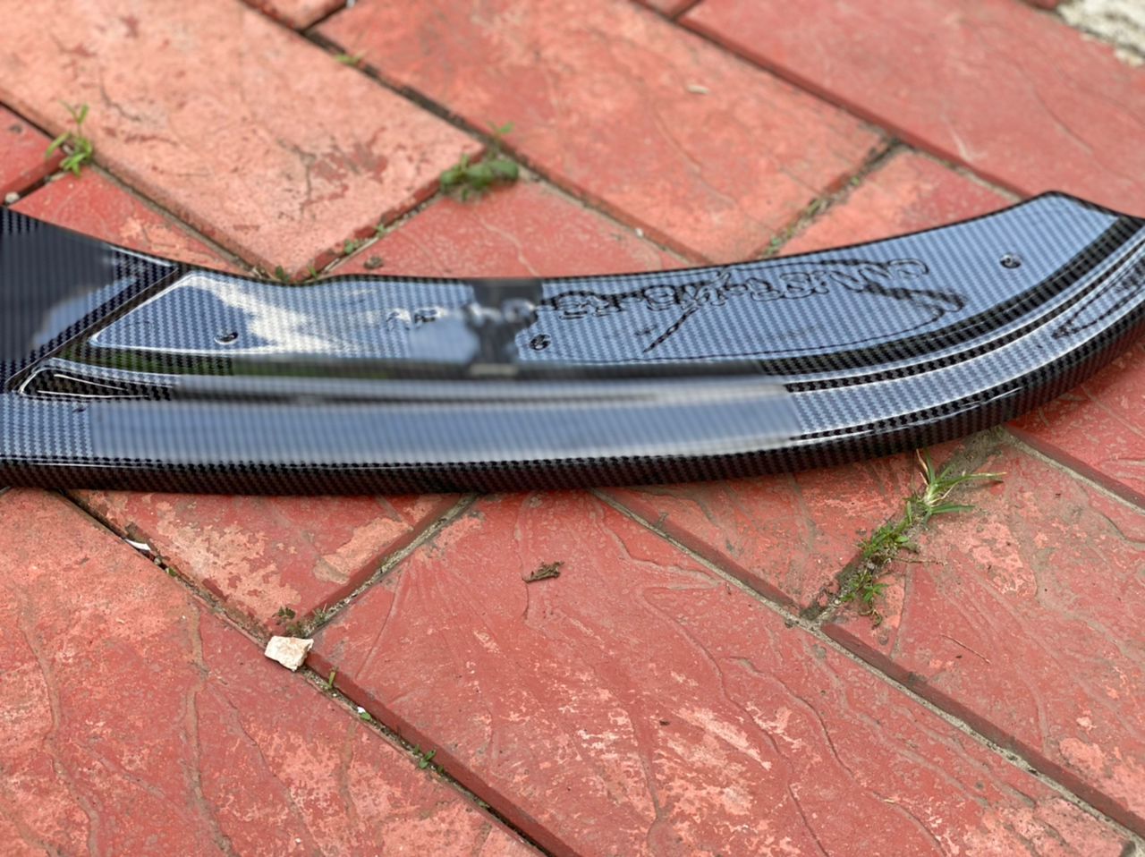 GTI SINGLE PIECE CARBON SPLITTER