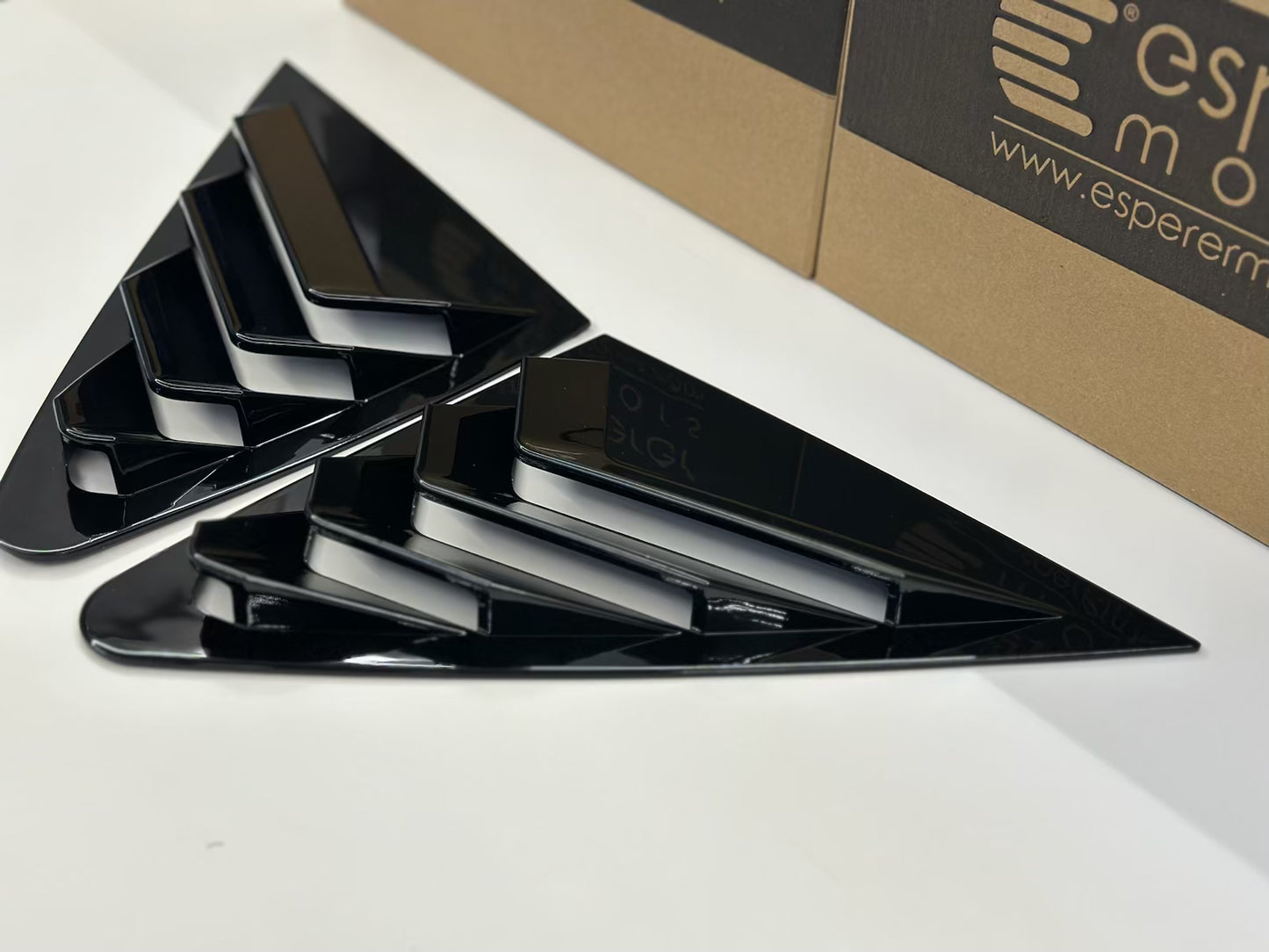 VIRTUS / SLAVIA WINDOW LOUVER