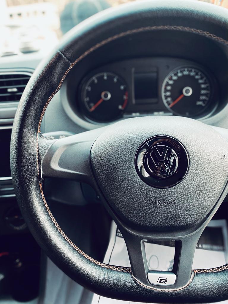 VW BLACK STEERING LOGO