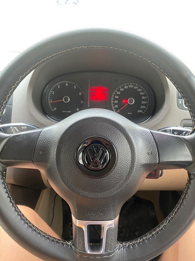 VW BLACK STEERING LOGO