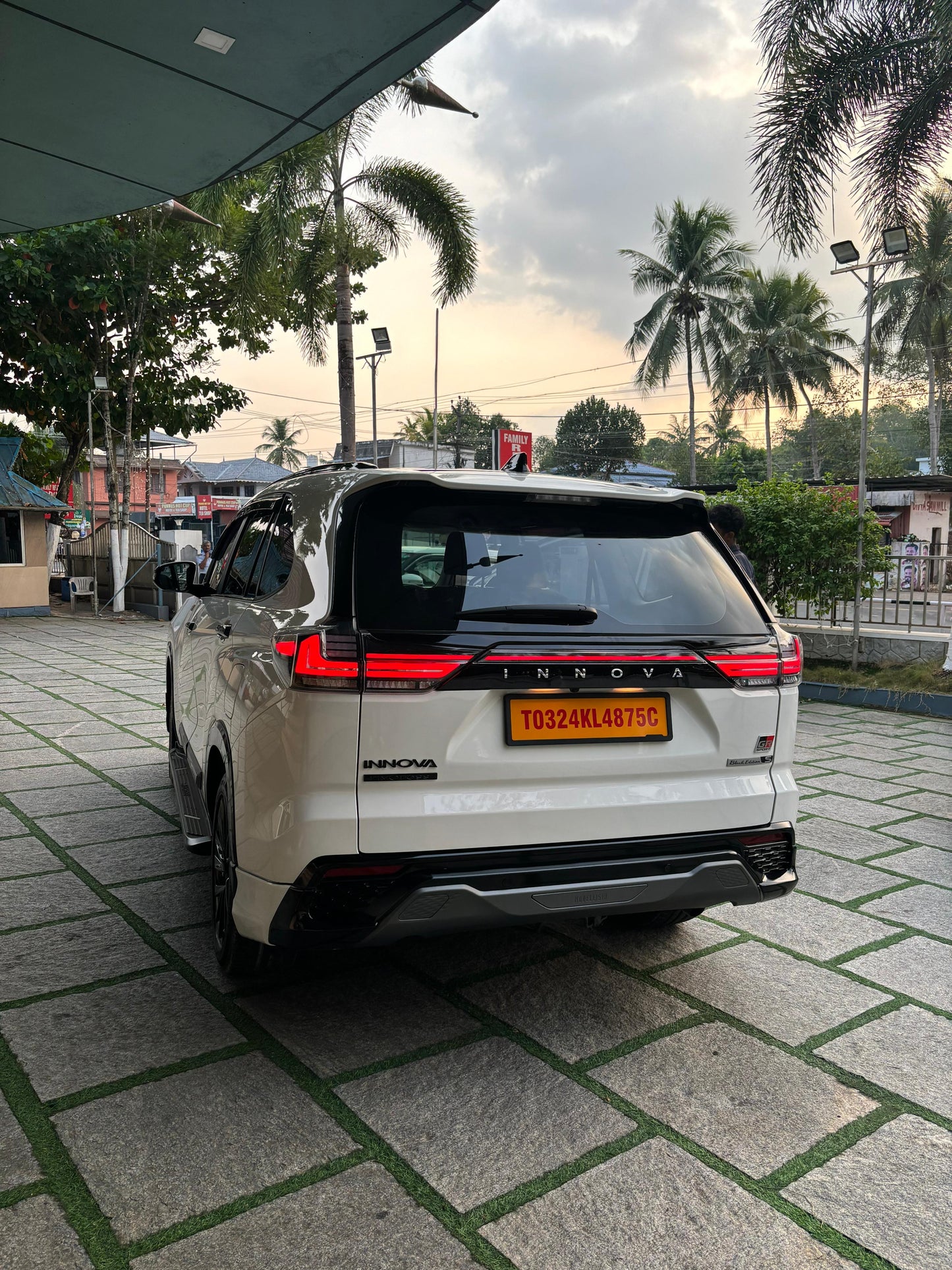 Innova Hycross Tailights