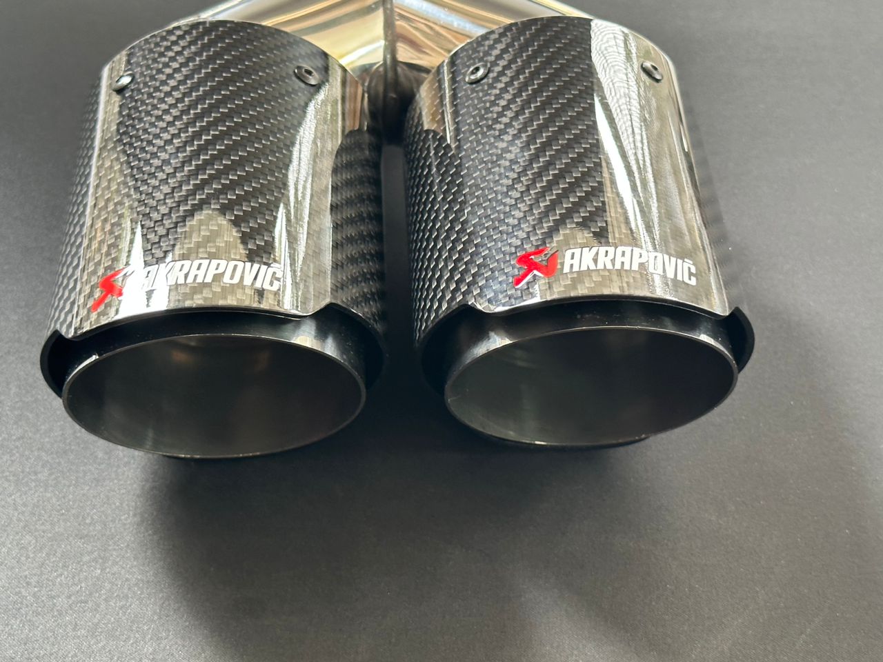 AKRAPOVIC DUAL TIP WITH CHROME EDGE